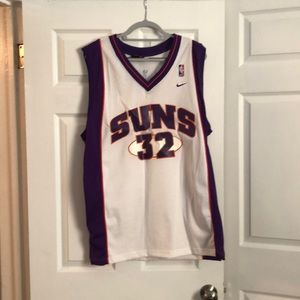 Nike swing man Sun’s jersey